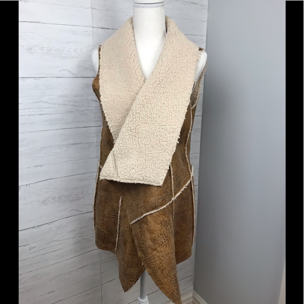 HOT & DELICIOUS VEST
